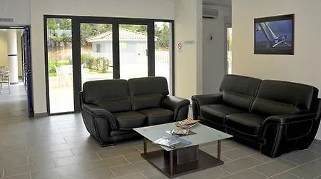 Appart'city Classic Centre Lägenhetshotell Nîmes