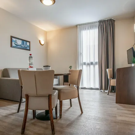 Appart'city Classic מלון דירות נים