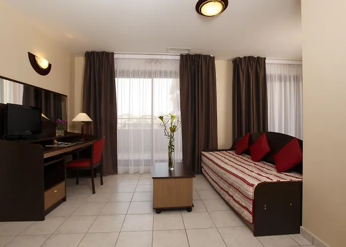 Apartahotel Appart'city Classic Centre Nimes